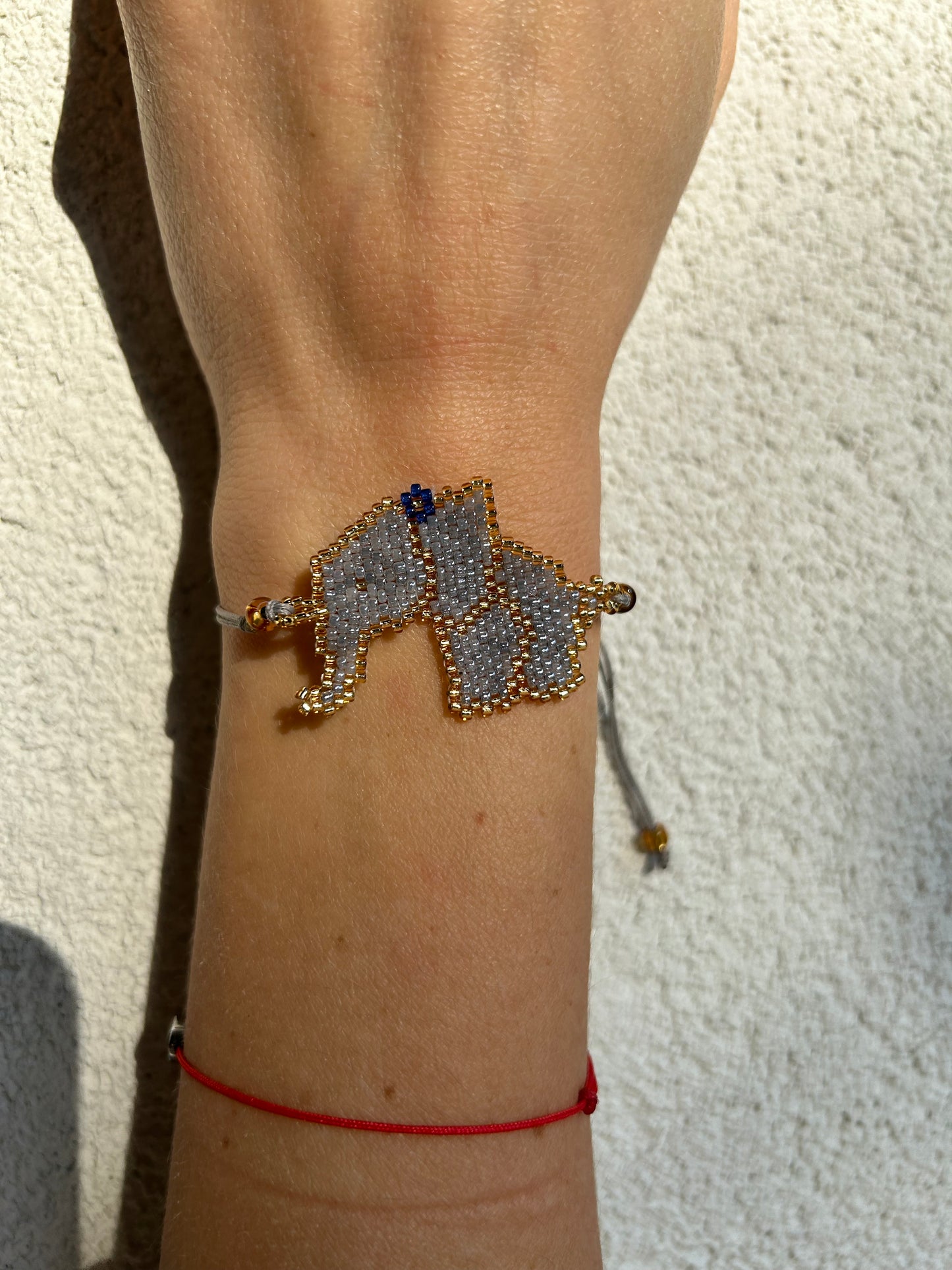 Bracciale Elefante con fiore: sei forte e incredibile