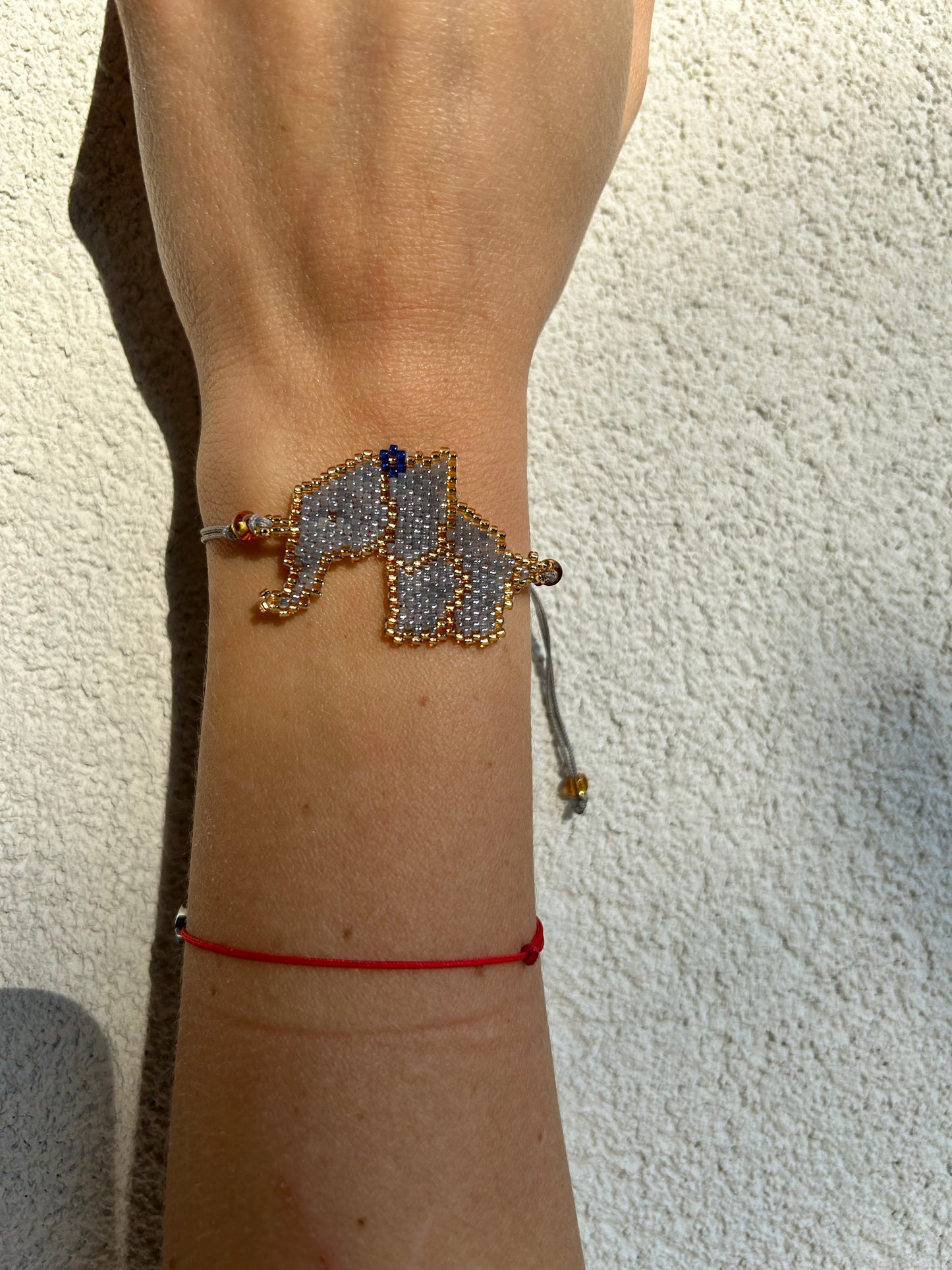 Bracciale Elefante con fiore: sei forte e incredibile